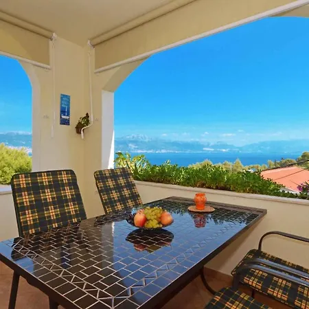 Two-bedroom In Slatine Ii Apartment *