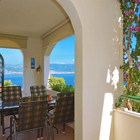Two-bedroom In Slatine Ii Apartment *